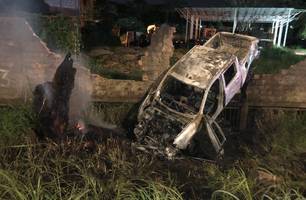 Homem sofre acidente ao perder controle de carro na BR-343 em Teresina (Foto: Reprodução)