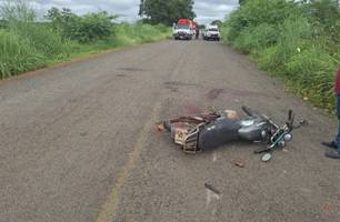 Motociclista é atropelado por caminhão e morre no Piauí; motorista fugiu do local (Foto: Reprodução)