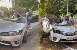 Motorista fica ferido após colidir carro contra árvore na zona Leste de Teresina (Foto: Reprodução)
