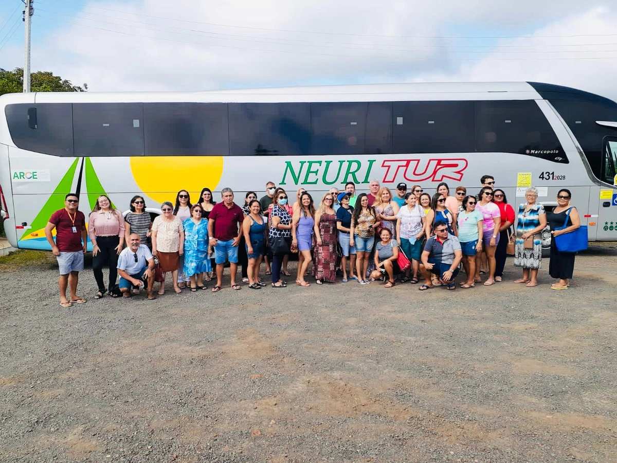 Paixão de Cristo de Floriano atrai caravanas de diferentes cidades e estados