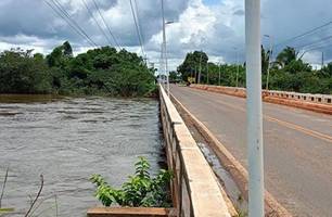 Ponte sobre o Rio Marathaoan (Foto: GAV/Defesa Civil Barras) Ponte sobre o Rio Marathaoan (Foto: GAV/Defesa Civil Barras)