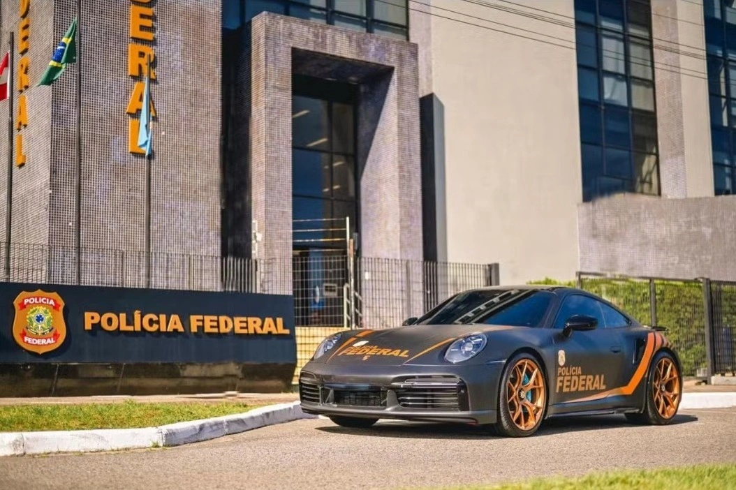 Porsche transformada em viatura da PF em SC