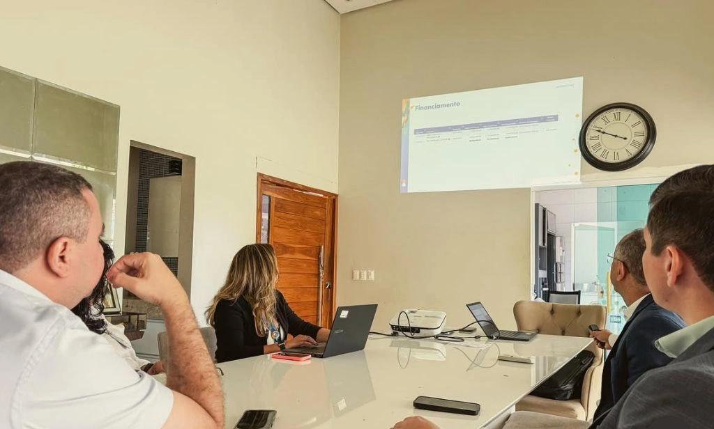 Prefeito de Bom Jesus alinha projetos com a Caixa para o desenvolvimento da cidade