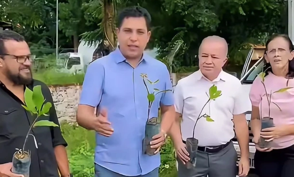 Prefeito de Curralinhos recebe 1.500 mudas de caju para a agricultura familiar