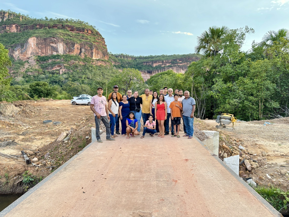 Prefeito de Ribeiro Gonçalves inaugura ponte do riacho Galiota