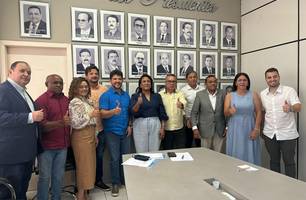 Prefeitos do Médio Parnaíba debatem desenvolvimento e gestão da Ampar (Foto: Conecta Piauí) Prefeitos do Médio Parnaíba debatem desenvolvimento e gestão da Ampar (Foto: Conecta Piauí)