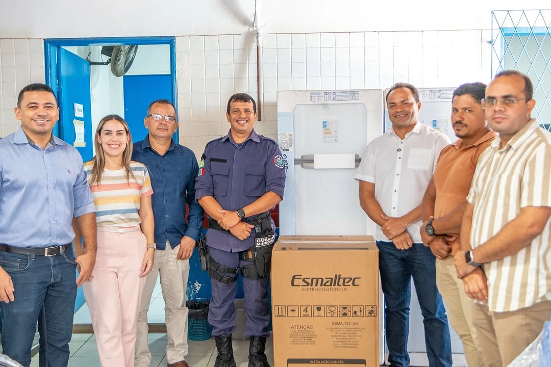 Prefeitura de José de Freitas entrega móveis e anuncia reformas na sede da GCM