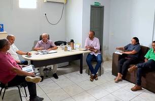 Prefeitura de Ribeiro Gonçalves discute melhorias para comunidades rurais (Foto: Reprodução/Redes Sociais) Prefeitura de Ribeiro Gonçalves discute melhorias para comunidades rurais (Foto: Reprodução/Redes Sociais)