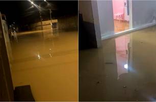 Rua ficou alagada após chuva em Teresina (Foto: Reprodução)