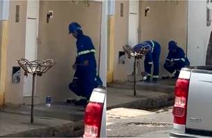 Águas de Teresina troca medidores sem presença do dono e desperdiça água (Foto: Reprodução)