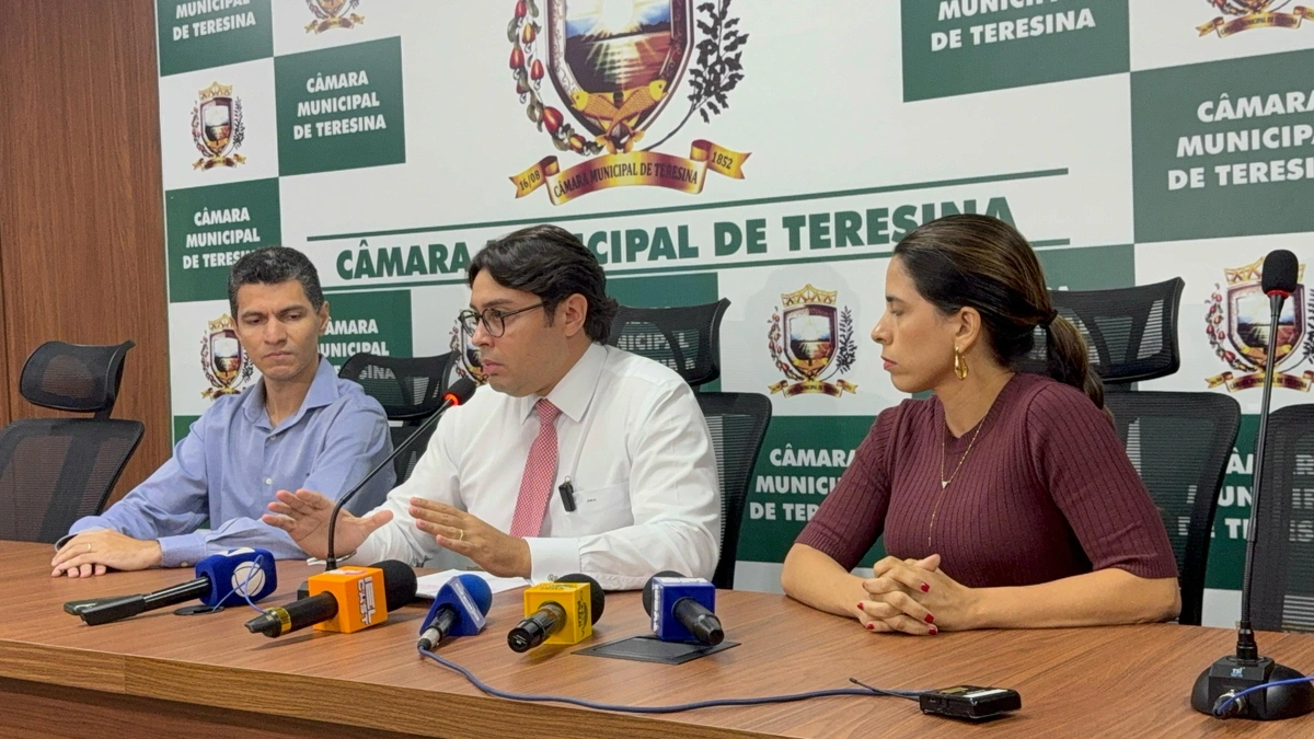 Coletiva na Câmara Municipal de Teresina
