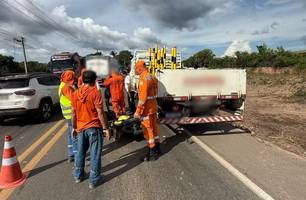 Colisão entre moto e caminhão deixa idoso gravemente ferido na BR-343,em Teresina (Foto: Reprodução/Corpo de Bombeiros)