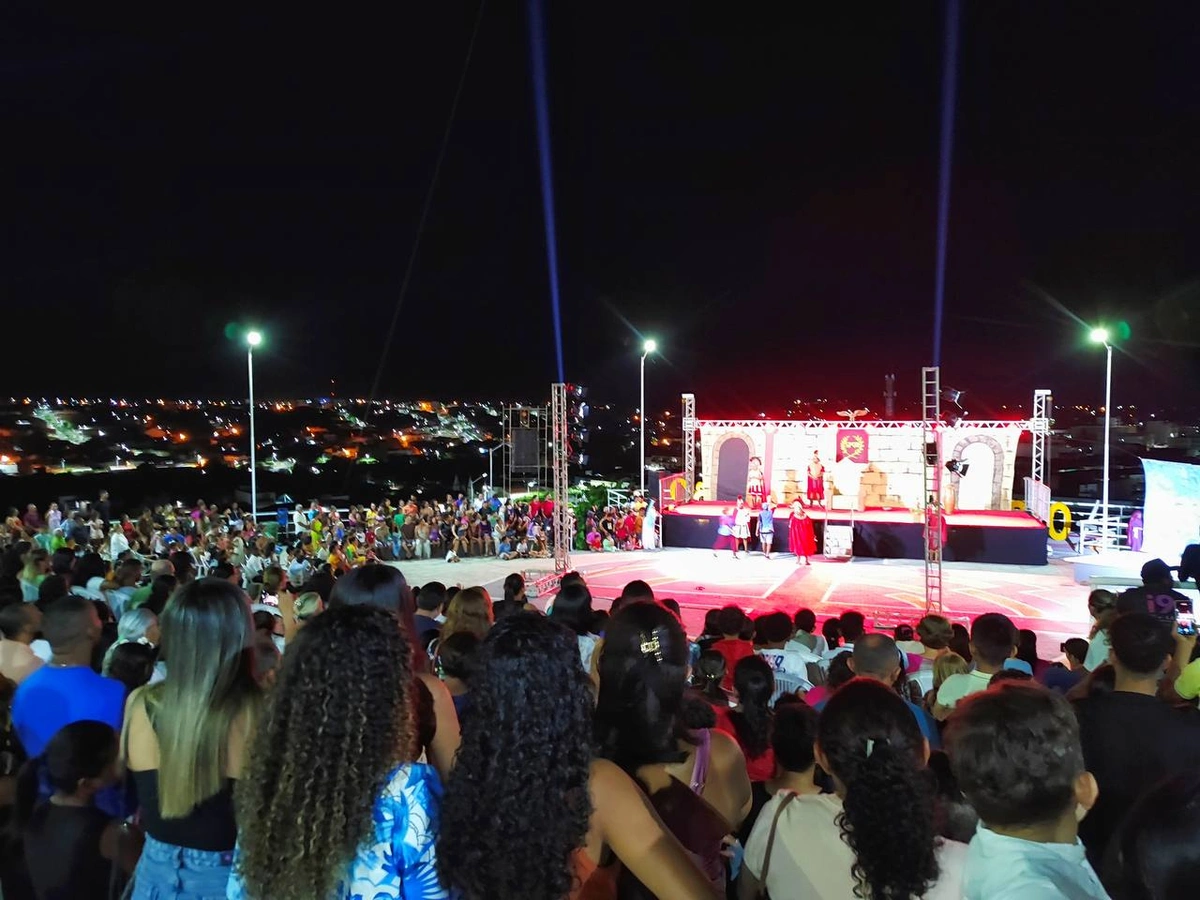 Espetáculo da Paixão de Cristo emociona milhares de fiéis em São Raimundo Nonato