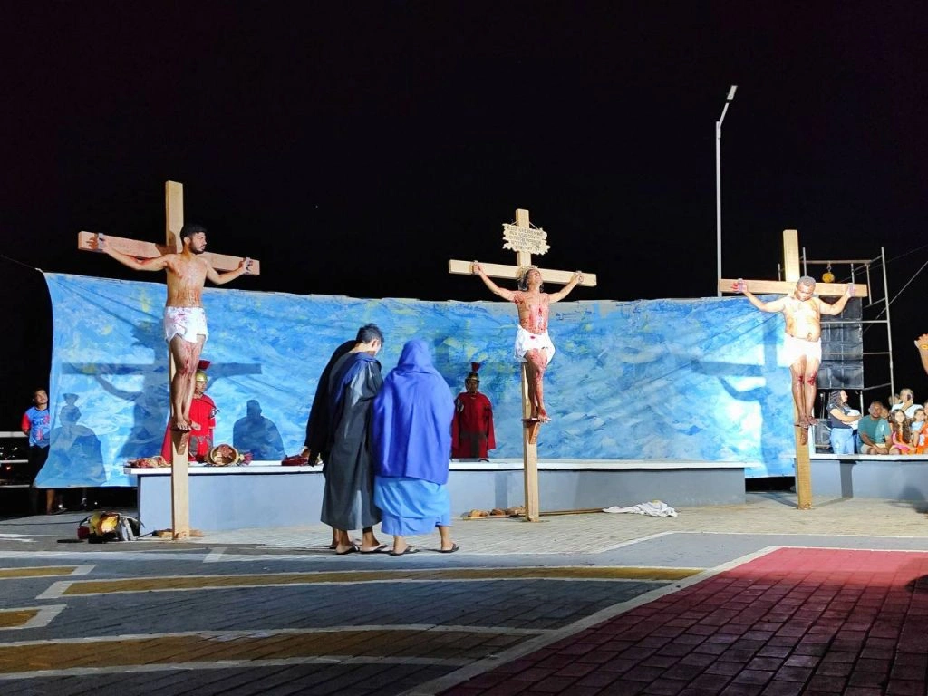 Espetáculo da Paixão de Cristo emociona milhares de fiéis em São Raimundo Nonato