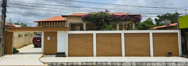 Família tradicional de Timon coloca casa à venda no centro da cidade