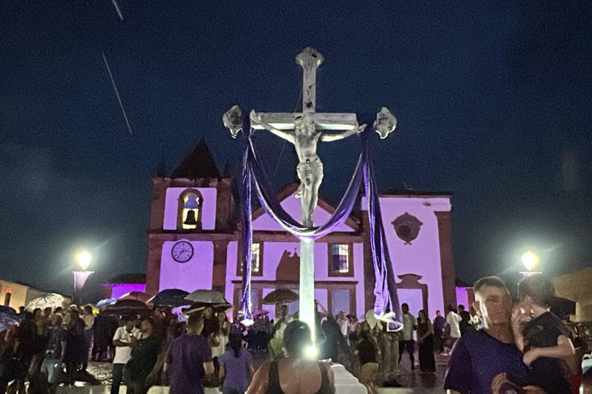 Governador participa da Procissão do Bom Jesus dos Passos com fiéis em Oeiras Governador participa da Procissão do Bom Jesus dos Passos com fiéis em Oeiras