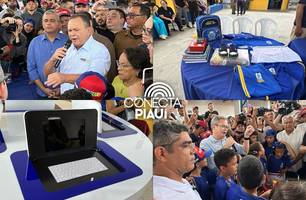 Governo assina ordens de serviço para saúde e entrega carrinhos em Timon (Foto: James Rodrigues / Conecta Piauí) Governo assina ordens de serviço para saúde e entrega carrinhos em Timon (Foto: James Rodrigues / Conecta Piauí)
