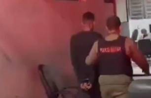 Homem com diversas passagens é preso por homicídio na zona Norte de Teresina (Foto: Repórter 12/Conecta Piauí) Homem com diversas passagens é preso por homicídio na zona Norte de Teresina (Foto: Repórter 12/Conecta Piauí)