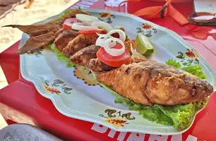 Homem morre após engasgar com peixe e engolir pedra para tentar retirar espinha (Foto: Reprodução/Internet)