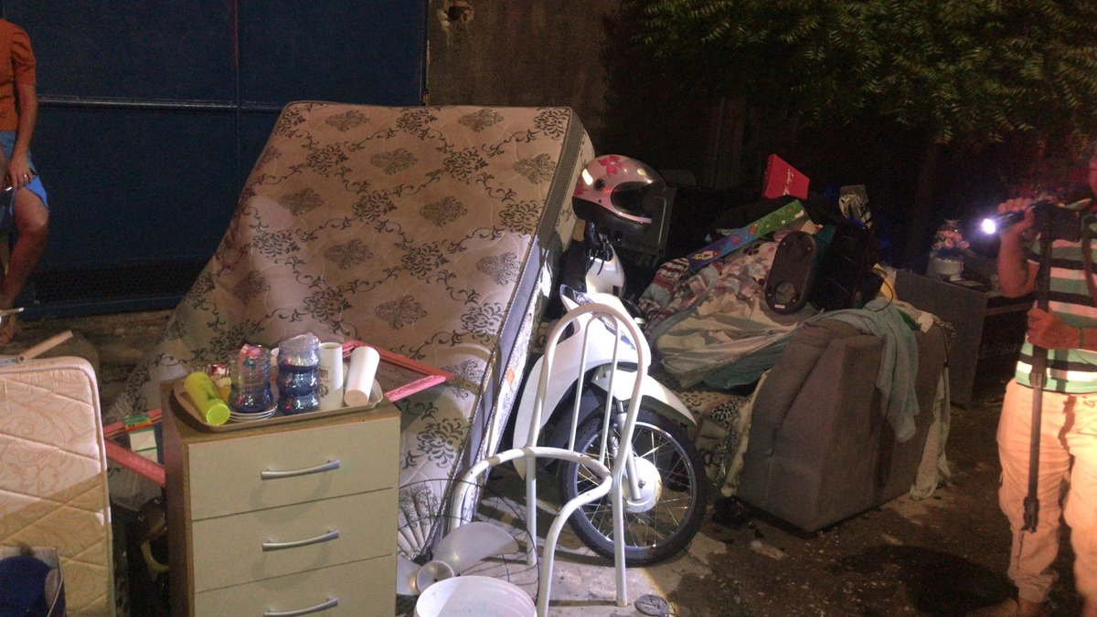 Incêndio de grandes proporções destrói casa na Zona Norte de Teresina