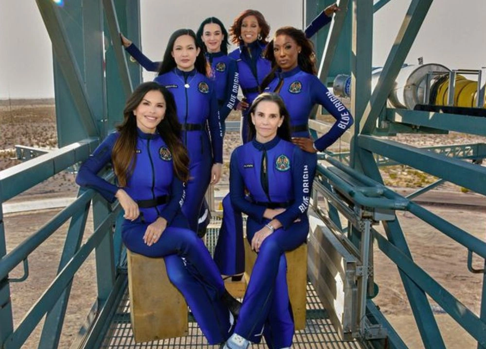 Katy Perry vai ao espaço com tripulação feminina em voo turístico da Blue Origin