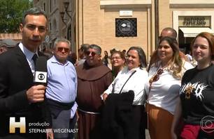 Piauienses garantem lugar na despedida do Papa no Vaticano (Foto: Reprodução/TV Globo) Piauienses garantem lugar na despedida do Papa no Vaticano (Foto: Reprodução/TV Globo)