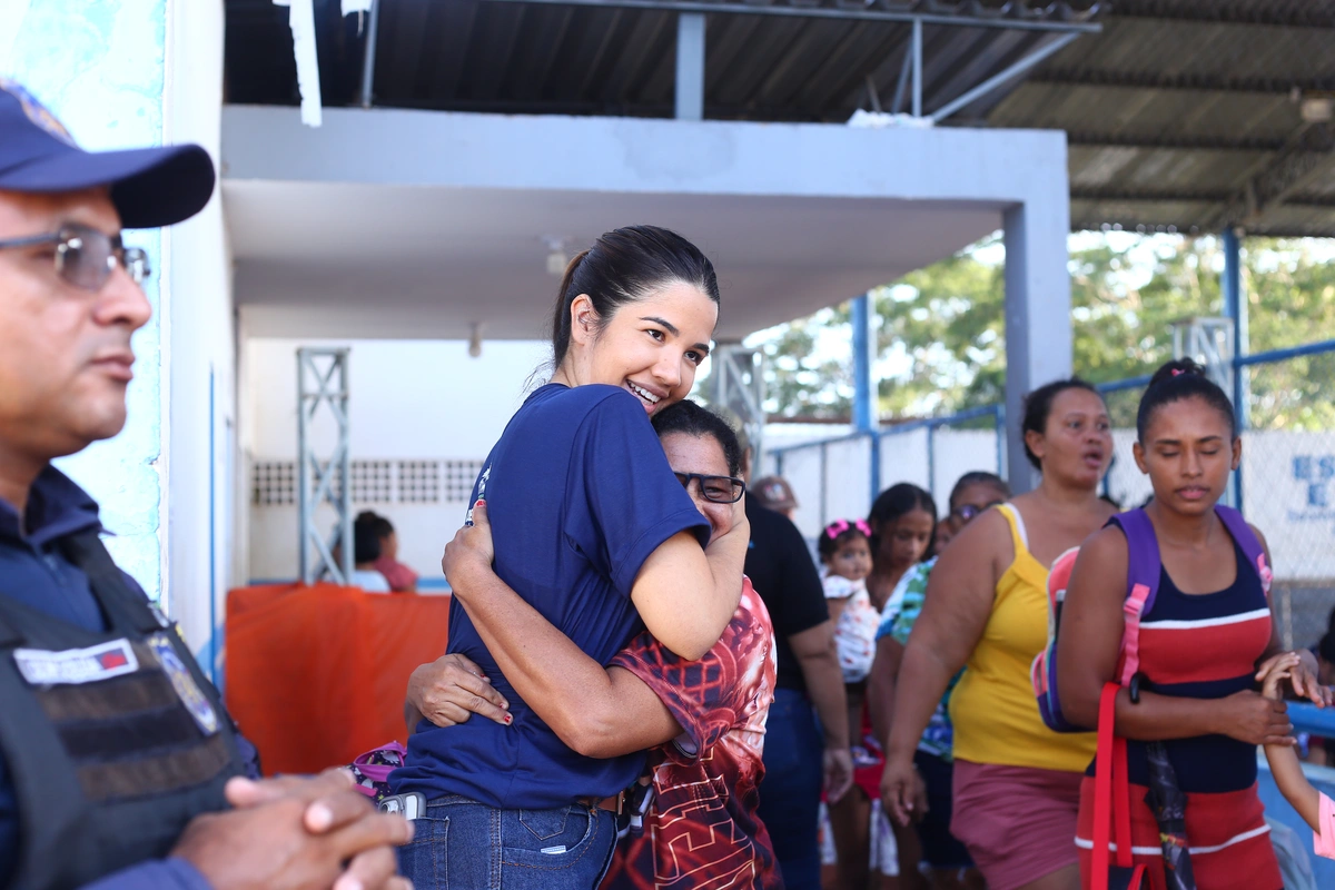 Prefeito Júnior Carvalho realiza tradicional entrega de peixes em Demerval Lobão