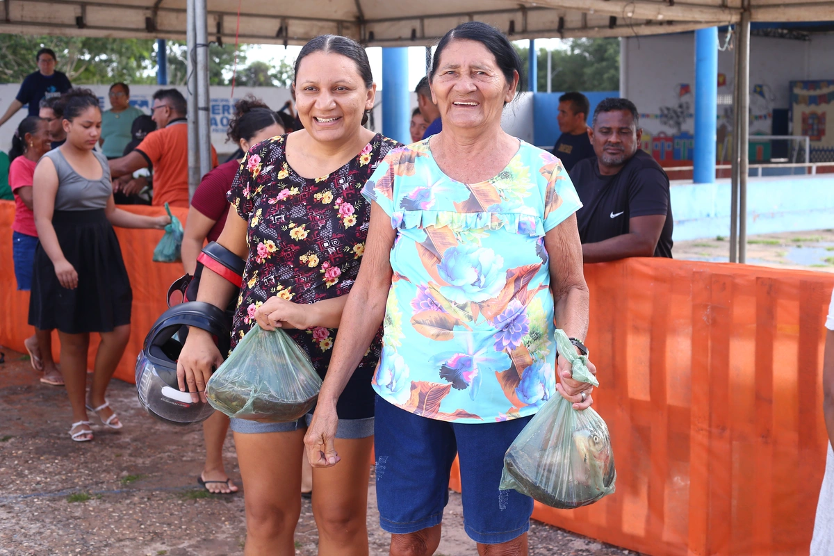 Prefeito Júnior Carvalho realiza tradicional entrega de peixes em Demerval Lobão