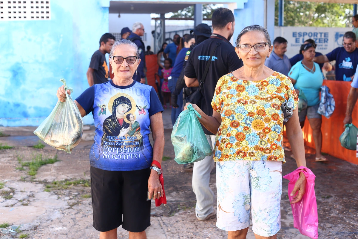 Prefeito Júnior Carvalho realiza tradicional entrega de peixes em Demerval Lobão
