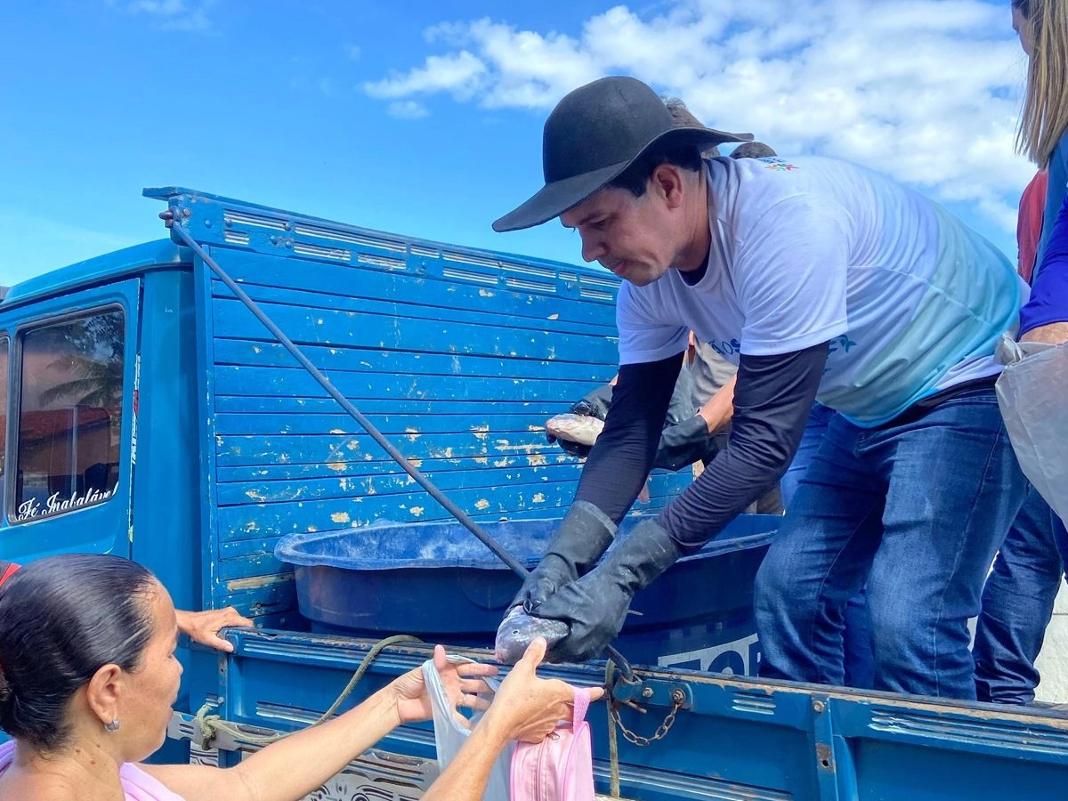 Prefeito Magnum Cardoso garante ceia de Semana Santa para 2 mil famílias em Caxingó