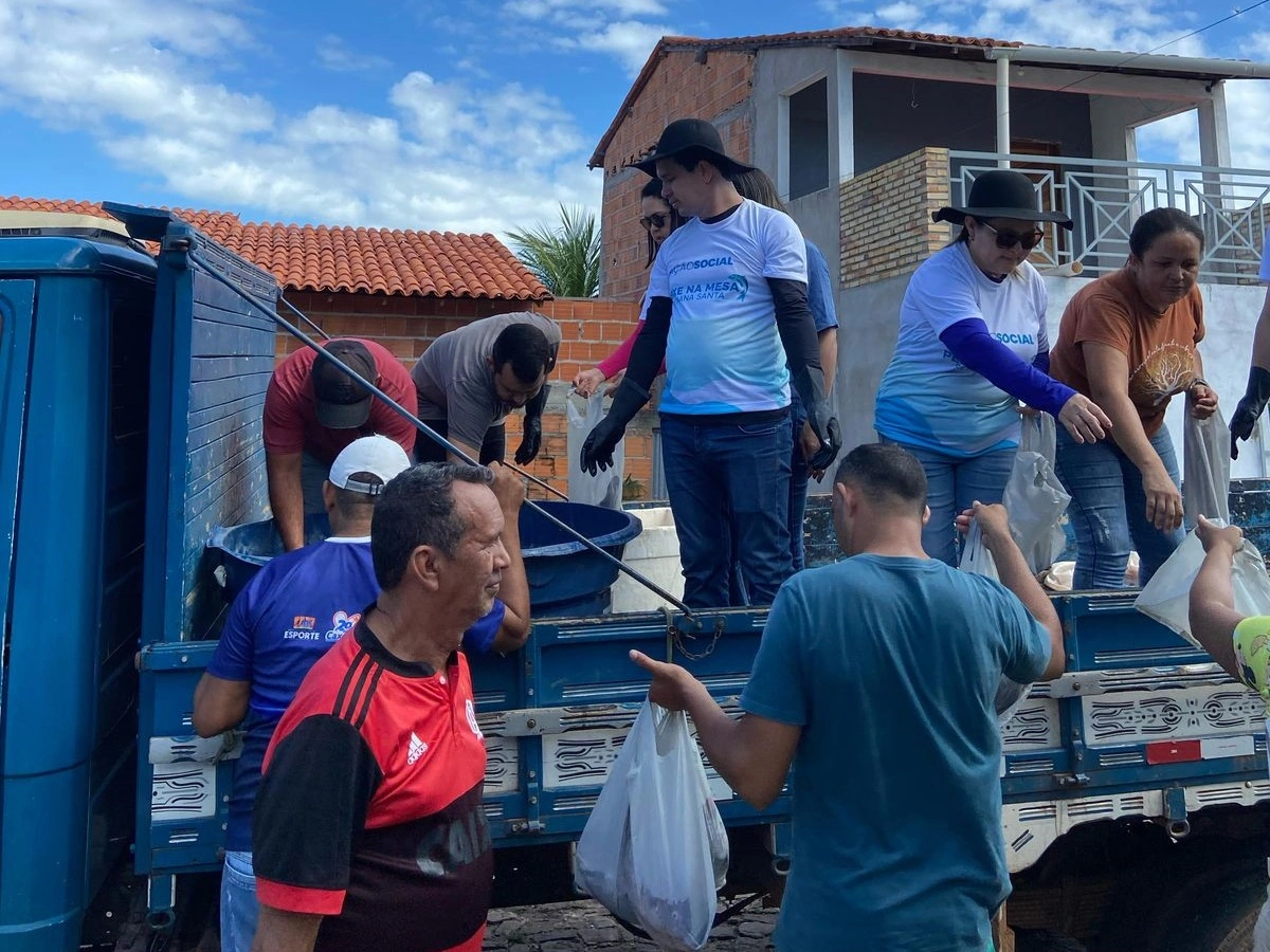 Prefeito Magnum Cardoso garante ceia de Semana Santa para 2 mil famílias em Caxingó