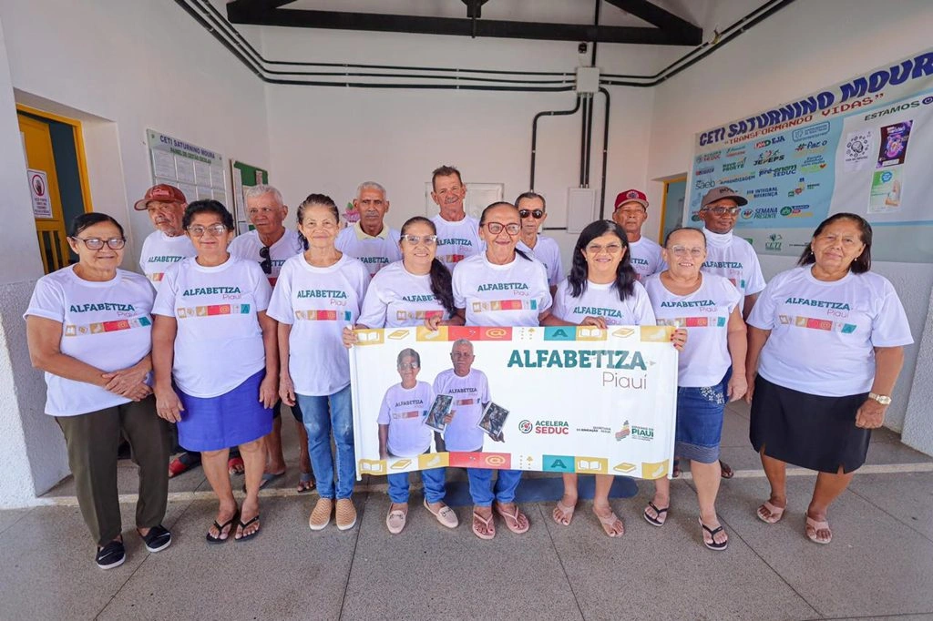 Programa Alfabetiza Piauí realiza cerimônia de formatura de mais de 500 alunos nesta quinta (10)