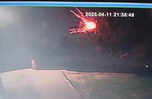 Supostos faccionados tentam expulsar morador com 'rojões' na zona Sul de Teresina (Foto: Reprodução) Supostos faccionados tentam expulsar morador com 'rojões' na zona Sul de Teresina (Foto: Reprodução)