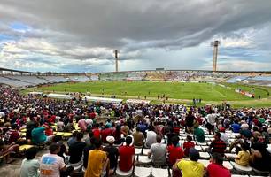 Torcida no estádio Albertão (Foto: Pedro Melo/Conecta Piauí)