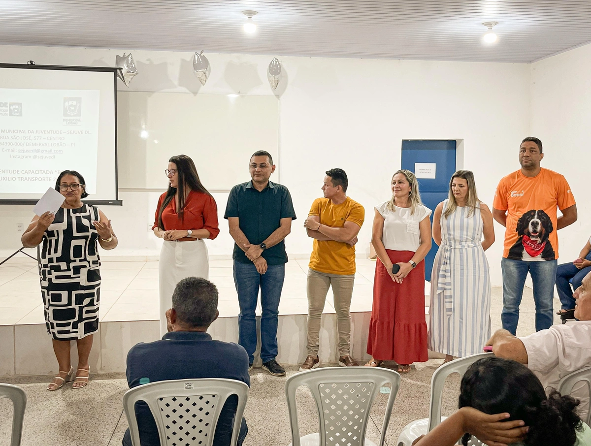 Vereadores prestigiam reunião do projeto Juventude Capacitada
