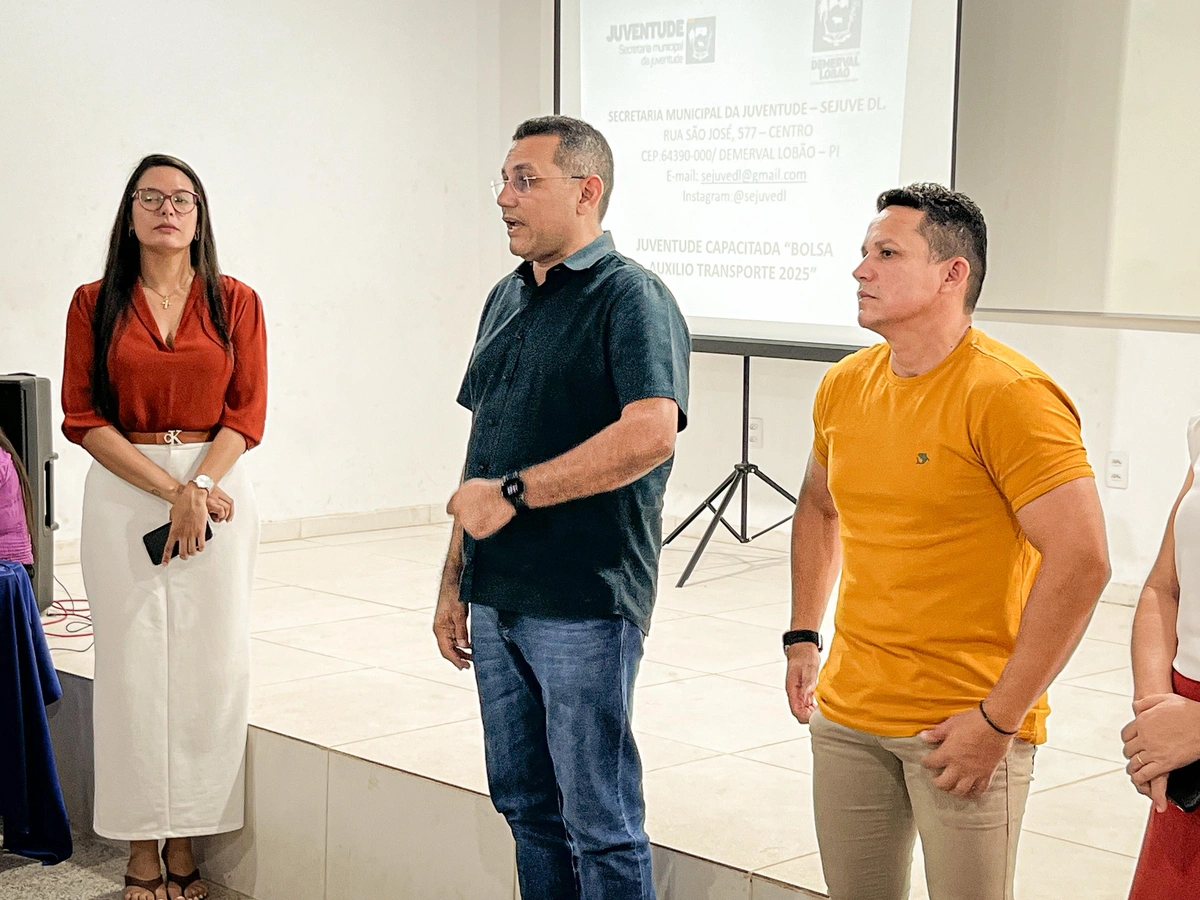 Vereadores prestigiam reunião do projeto Juventude Capacitada