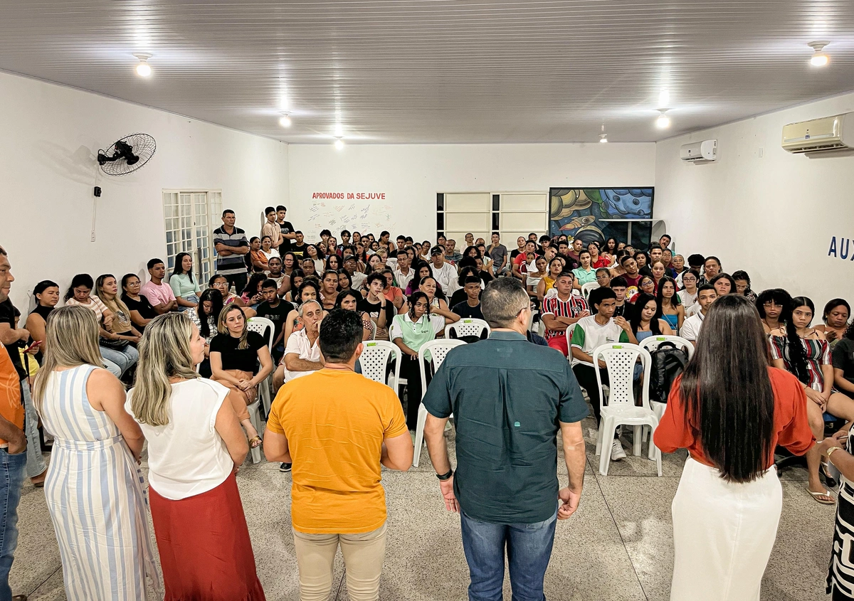Vereadores prestigiam reunião do projeto Juventude Capacitada