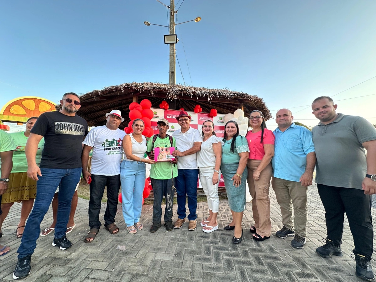 Alunos do EJA de São João do Arraial são beneficiados com doação de óculos de grau