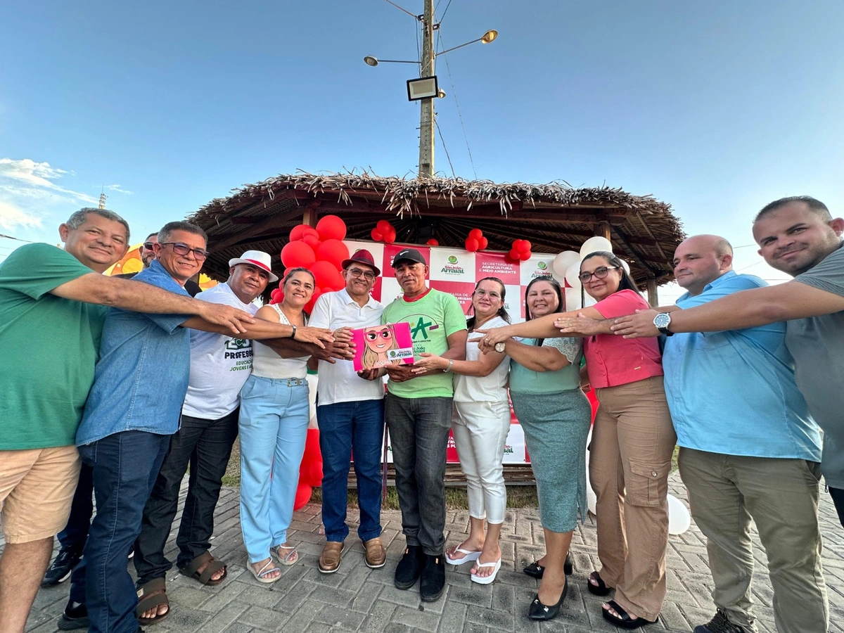 Alunos do EJA de São João do Arraial são beneficiados com doação de óculos de grau