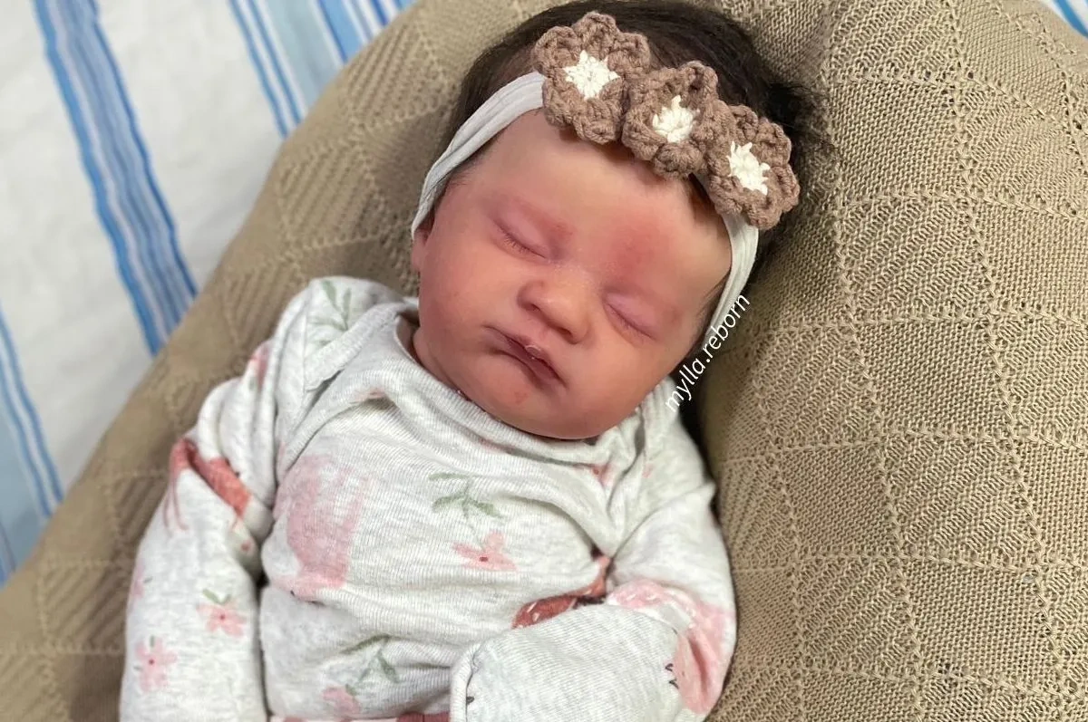 Bebê Reborn e “Esposa-Troféu”: a nova face da misoginia nas redes sociais