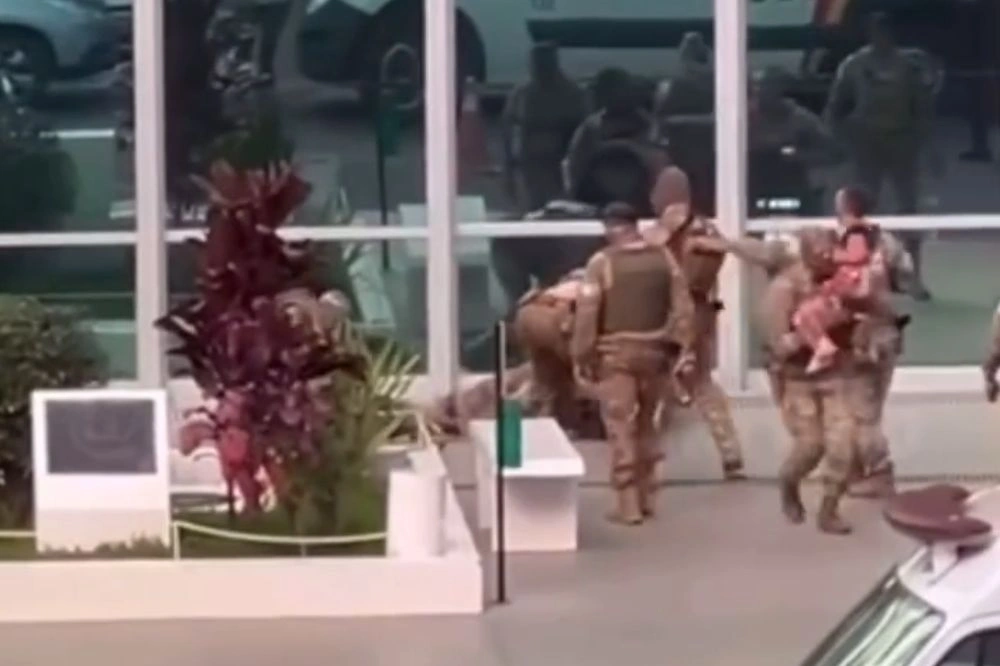 BOPE prende homem que ameaçava explodir bomba em ministério e fazia família refém