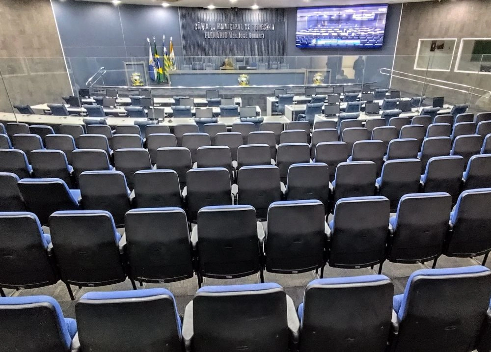 Câmara de Teresina realiza sessão sintética por falta de quórum em dia de CPI