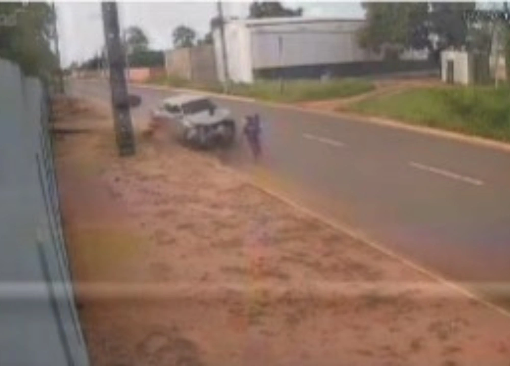 Caminhonete em alta velocidade atropela oito pessoas no Maranhão