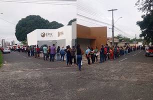 Centenas de pessoas enfrentam fila gigante por vagas de emprego em Teresina (Foto: Reprodução/Instagram)