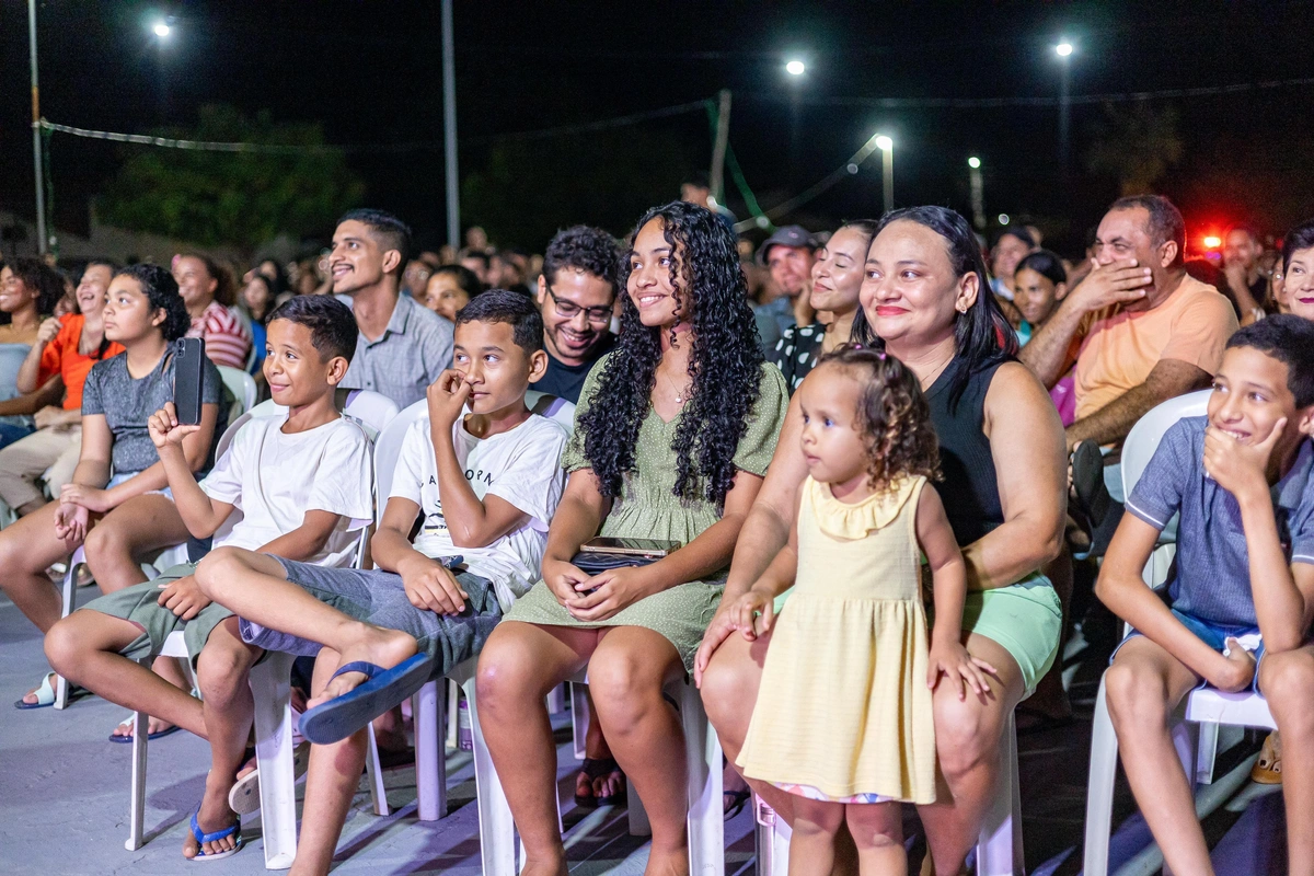 'Chama na Resenha' leva multidão à Praça Principal de Lagoa do Piauí