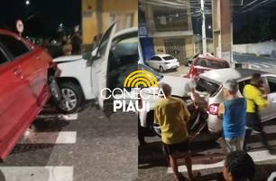 Colisão 'dominó' envolvendo três carros é registrado no Centro de Teresina (Foto: Reprodução)