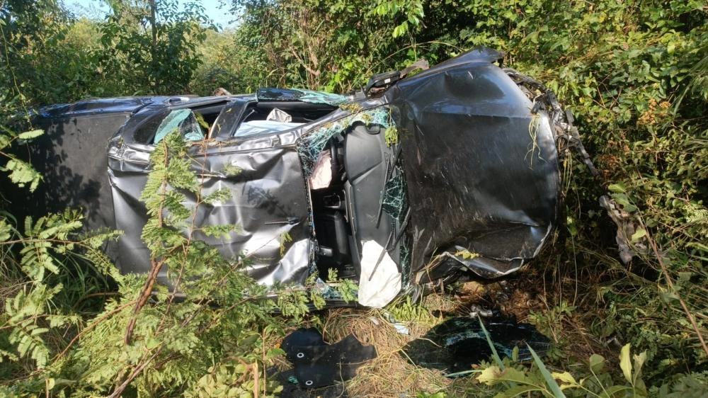 Colisão envolvendo duas caminhonetes e um caminhão-baú deixa feridos em Angical