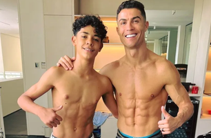 CR7 ao lado de Cristiano Ronaldo Jr, filho mais velho do atleta• Reprodução / Instagram (Foto: • Reprodução / Instagram)