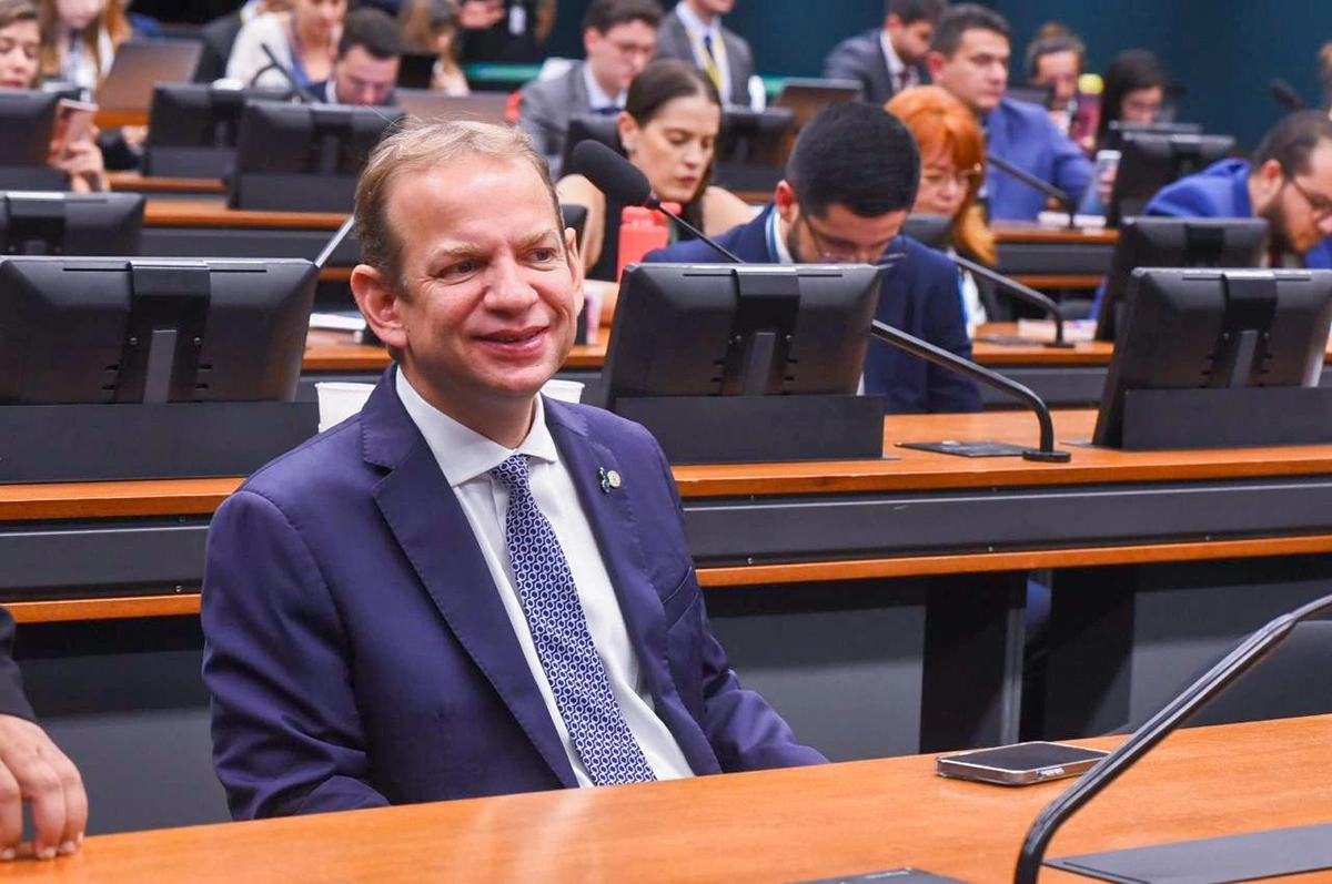 Deputado federal Castro Neto