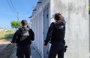DRACO realiza operação para remover pichações criminosas no Torquato Neto (Foto: Conecta Piauí) DRACO realiza operação para remover pichações criminosas no Torquato Neto (Foto: Conecta Piauí)